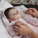 Sophia Niña - Bebé Realista de Silicona Extremadamente Flexible | 56cm - 3.100kg